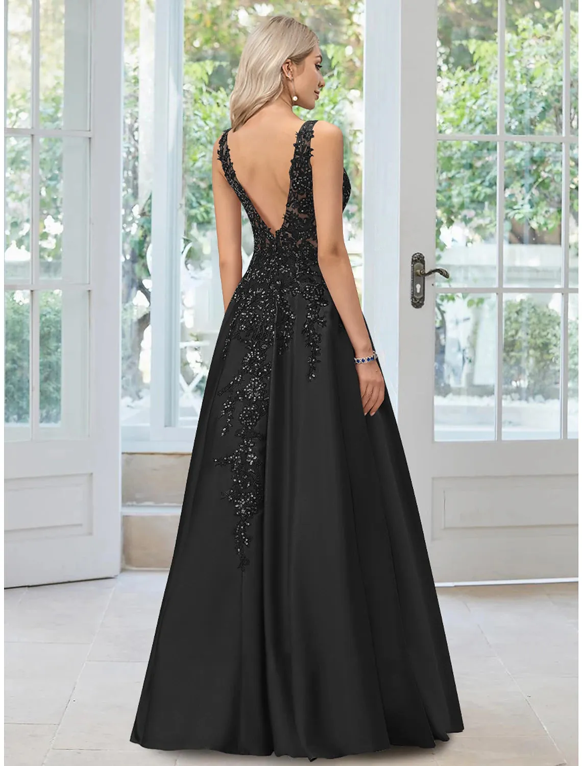 A-Line Evening Gown Floral Dress Formal Black Tie Floor Length Sleeveless V Neck Lace with Appliques