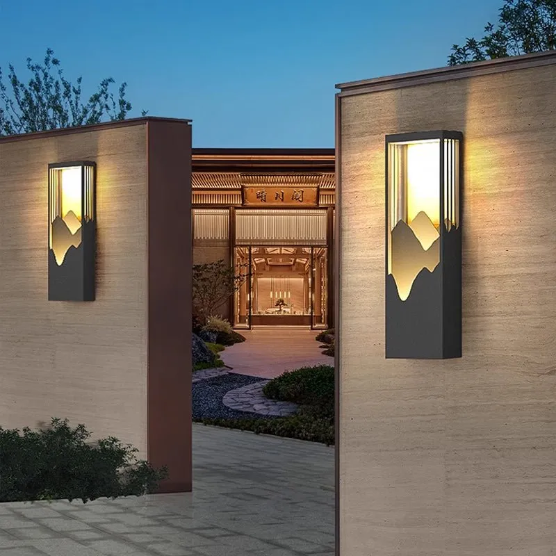 Aeternus Outdoor Wall Lamp