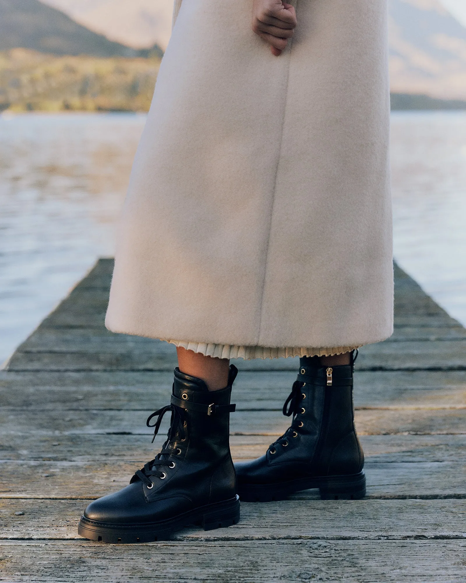 BARNETT FLAT ANKLE BOOTS BLACK LEATHER