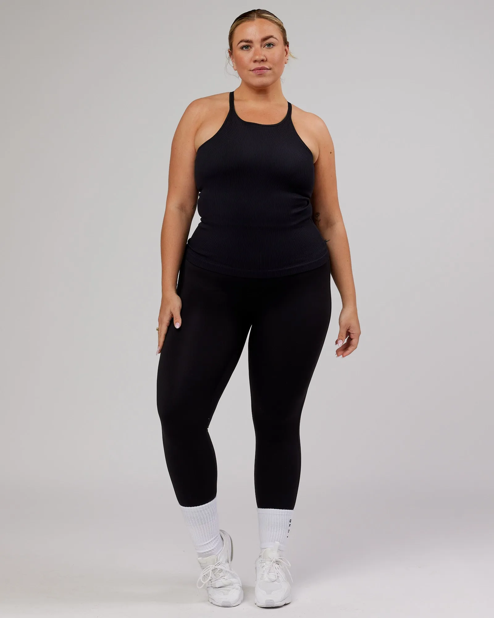 Minimal Seamless Ribbed Tank - Black